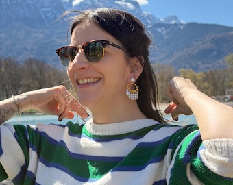 Pendientes de perlas doradas – Elegantes pendientes colgantes – Joyería chic y bohemia – Pendientes de perlas en cascada – Regalo para mujer