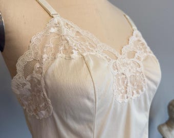 Vintage Ivory Lace Trim Camisole Top Adjustable Straps Satin Feel Coquette 36 S