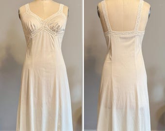 La Cie French Maid Ivory Nylon Lace Trim Full Slip Long Nightgown Sz 36 Coquette