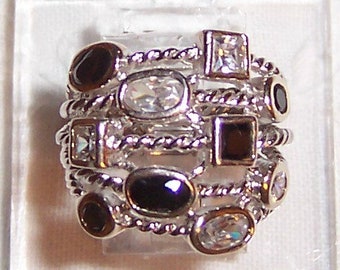 Vintage Black and White cubic zirconias 5 rows ring, size 6. Sterling silver.