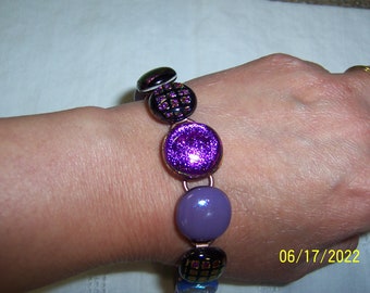 Vintage dichroic glass bracelet. Copper color metal.