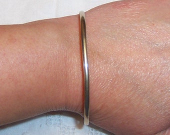 Vintage  Smooth Bangle. Sterling silver.