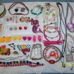 Vintage Jewelry (Lot 47). Children III. 95 pieces or pairs. More info in description.