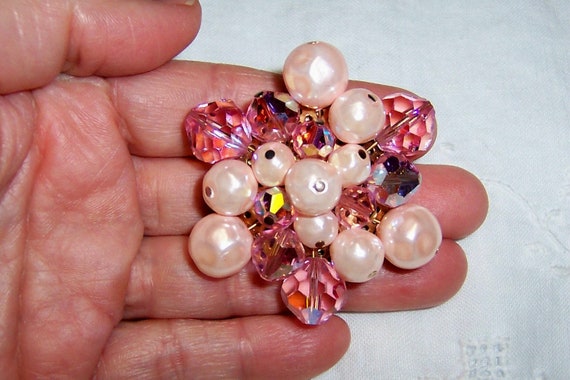 Vintage pink crystals and faux pink pearls brooch… - image 3