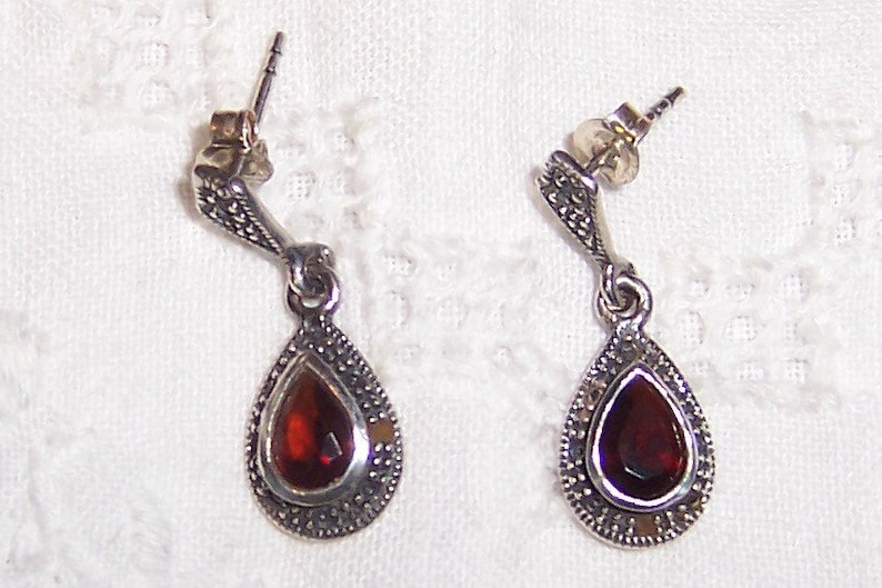 Sterling silver. SPRING SALE 20/% OFF Vintage Red Garnet earrings