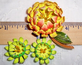 Vintage yellow, orange and green enamel flower brooch and earrings set. Gold metal. Not signed.