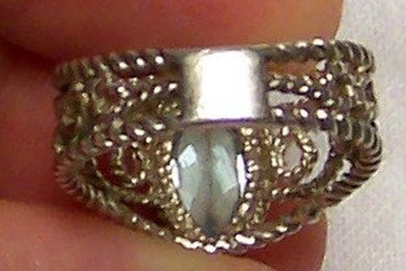 Vintage Avon filigree and blue topaz ring, size 6… - image 6