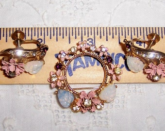 Vintage rhinestones and opalite flowers and leaves wreath brooch and earrings set. Gold metal. Not signed.