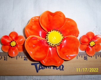 Vintage orange and yellow enamel flower brooch and earrings set. Gold metal. Read description before buying.