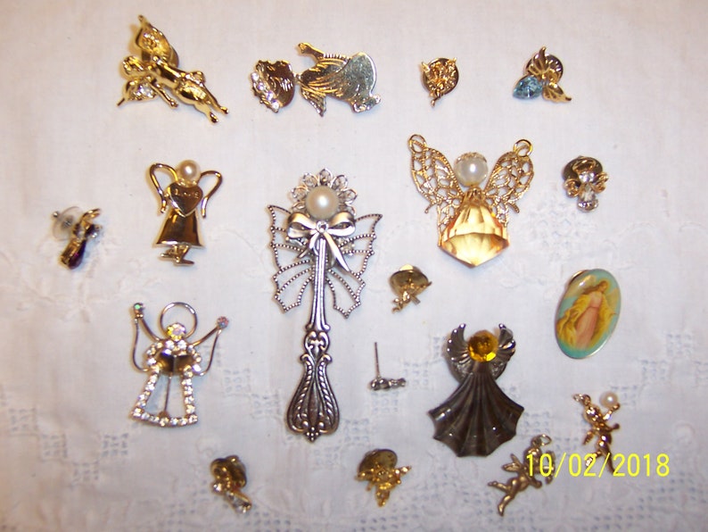 Angels Ii. 18 pieces SPRING SALE 20/% OFF Vintage Brooches and Pins lot 139