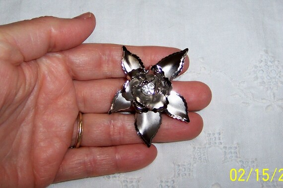 Vintage flower brooch-pendant and earrings set. S… - image 3