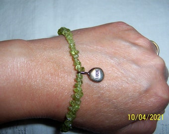 Vintage peridot chips bracelet. Sterling silver.