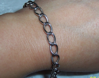 Vintage Twisted Oval links bracelet. Sterling silver.