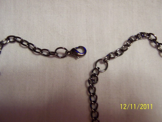 Vintage Style Filigree hearts necklace. Gun metal… - image 4