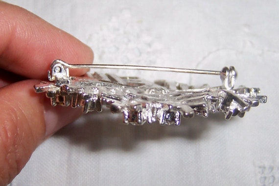 Vintage clear rhinestones snowflake brooch. Silve… - image 5