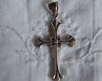 Vintage Cross Pendant. Sterling silver.