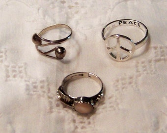 Vintage 3 Rings set. Sterling Silver. Sizes in description.