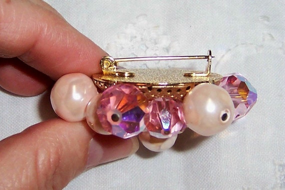 Vintage pink crystals and faux pink pearls brooch… - image 4