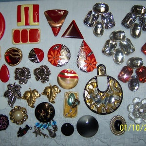 Vintage Jewelry Parts destash enamel and rhinestones (lot 155). 40 pieces. Some are wearable, but most for crafts. More info in description.