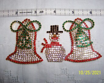 Vintage rhinestones Christmas brooch set. Never used. 3 pieces.