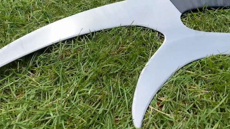 Klingon Bat’leth Inspired Cosplay Prop – Handcrafted Metal Display Piece – Collector Gift image 5