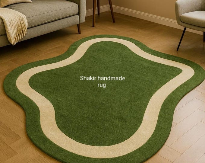 Handmade Tufted Wool Rug: Green Irregular shape Geometric Decor