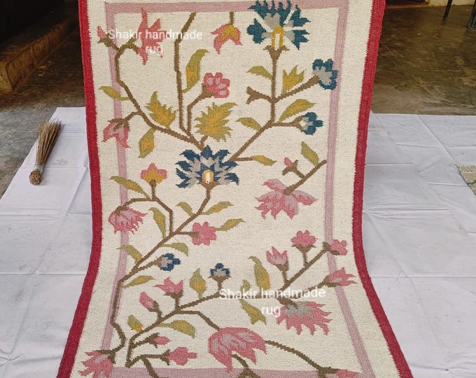 Handwoven Wool Kilim Rug, Cream and Pink Floral Scandinavian Design, 8x10