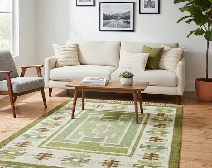 Handwoven Green Kilim Rug – Modern Geometric Flatweave Carpet