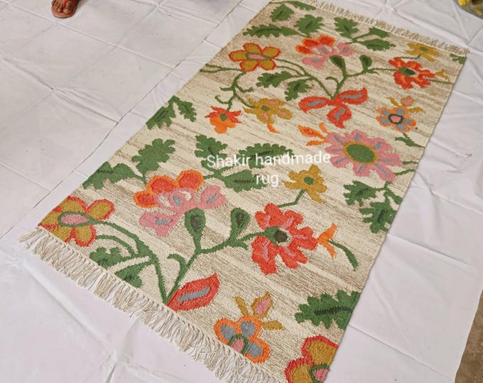 Handwoven Wool Kilim Rug, Cream and Pink Floral Scandinavian Design, 5x7,5x8,8x10 and custom size.