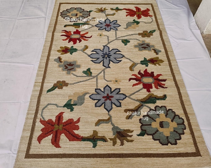 Handwoven Wool Kilim Rug, Floral Scandinavian Design, 8x10