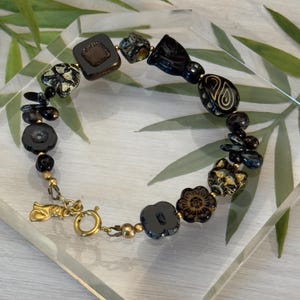 Black Cat Bracelet • Czech Glass Cat Bracelet • Black Cat Jewelry • Cat Lover Gift • Cat Rescue Gift
