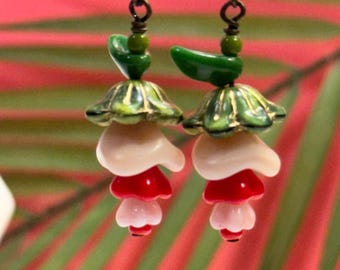 Red Glass Flower Earrings • Pink and Red Flower Earrings • Czech Glass Beads • Vintage Style Jewelry • Retro Style Earrings • Gardener Gift