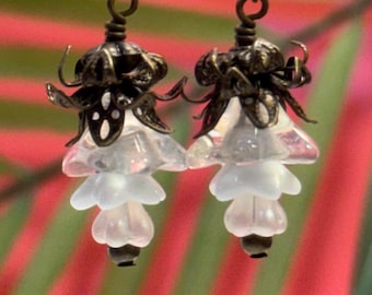 White Glass Flower Earrings • Clear and White Flower Earrings • Czech Glass Beads • Vintage Style Jewelry • Retro Earrings • Gardener Gift