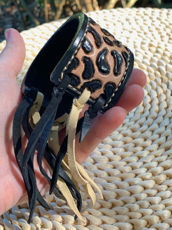 romancatcher pow bracelet leopard レオパード romancatcher pow bracelet leopard - メルカリ