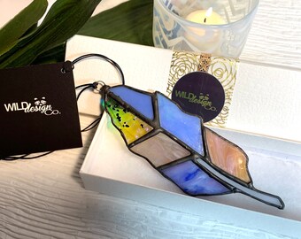 Pluma de vidriera ~ Captador solar de vidriera ~ Adorno de vidrio dicroico ~ regalo único ~ regalo edificante
