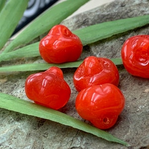 Perline di frutta rossa • Vetro ceco 8pz Perline di mela • Perline di mela di vetro • Perline di pera • Perline di frutta