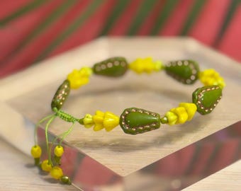 Cactus Bracelet • Czech Glass Yellow Cactus Flower Bracelet • Adjustable Knot • Gardener Gift • Christmas Cactus Bracelet • Cowgirl Gift