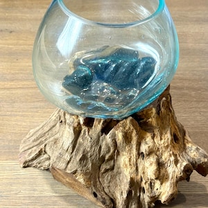 Molten Glass & Driftwood Centerpiece – Recycled Glass Holder | Bali-Inspired Decor