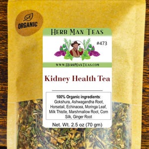 Könnte beinhalten: Eine Packung Kidney Health Tea mit dem Label "Herb Man Teas". Das Etikett zeigt einen Mann mit einer Tasse und listet die Zutaten auf. Die Packung ist mit "Organic" gekennzeichnet und hat ein Nettogewicht von 70 g. Die Website ist sichtbar.