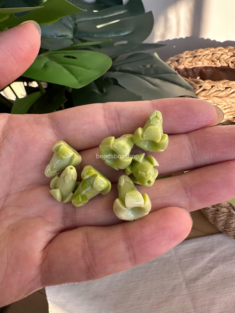 Hawaiian Puakenikeni Flower Beads, Resin & Coral Powder Colorful Puakenikeni Beads, Garland / Purse Lei / Car Lei Making, HK6 Variegated green