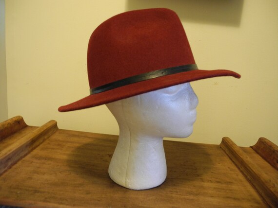 Vintage Danielle Meucci Wool Fedora. Ladies Fedor