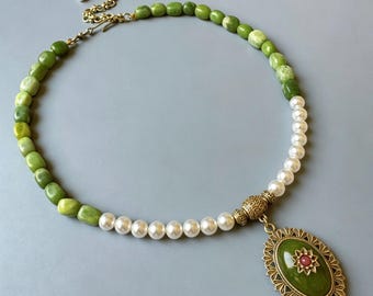 Natuursteen groene kralenketting, glazen parel bloemenhanger, boho statement sieraden