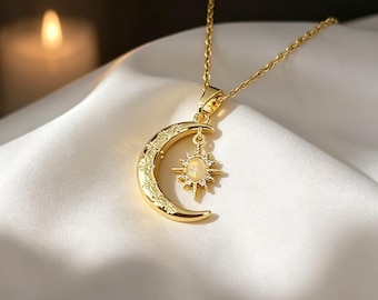 Gouden maansterketting, hanger Celestial Crescent, sierlijke dierenriemsieraden, ketting met laagjes