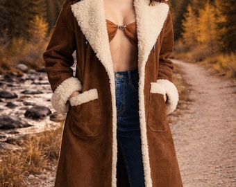 Abrigo largo de invierno de ante marrón con pelo para mujer