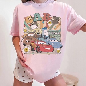 Retro Cars Movie Characters Shirt, Lightning McQueen Mater Doc Hudson Sally Carrera Birthday Tee bild 2