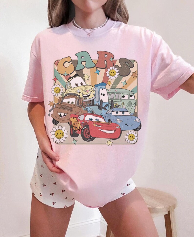Retro Cars Movie Characters Shirt, Lightning McQueen Mater Doc Hudson Sally Carrera Birthday Tee bild 2