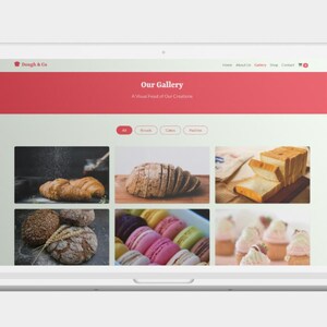 K&ouml;nnte beinhalten: Ein Laptop-Bildschirm, der eine Website-Galerie mit Bildern von Backwaren anzeigt. Der Website-Header ist rot mit dem Text "Tough & Co" und "Our Gallery". Zu den Bildern geh&ouml;ren Croissants, geschnittenes Brot und Macarons.