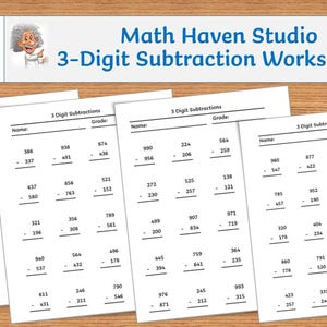 Könnte beinhalten: Ein Stapel Arbeitsblätter zur Subtraktion mit 3 Ziffern von Math Haven Studio. Jedes Arbeitsblatt enthält Subtraktionsaufgaben mit Platz für den Namen und die Klasse des Schülers. Die Arbeitsblätter liegen auf einer Holzoberfläche.