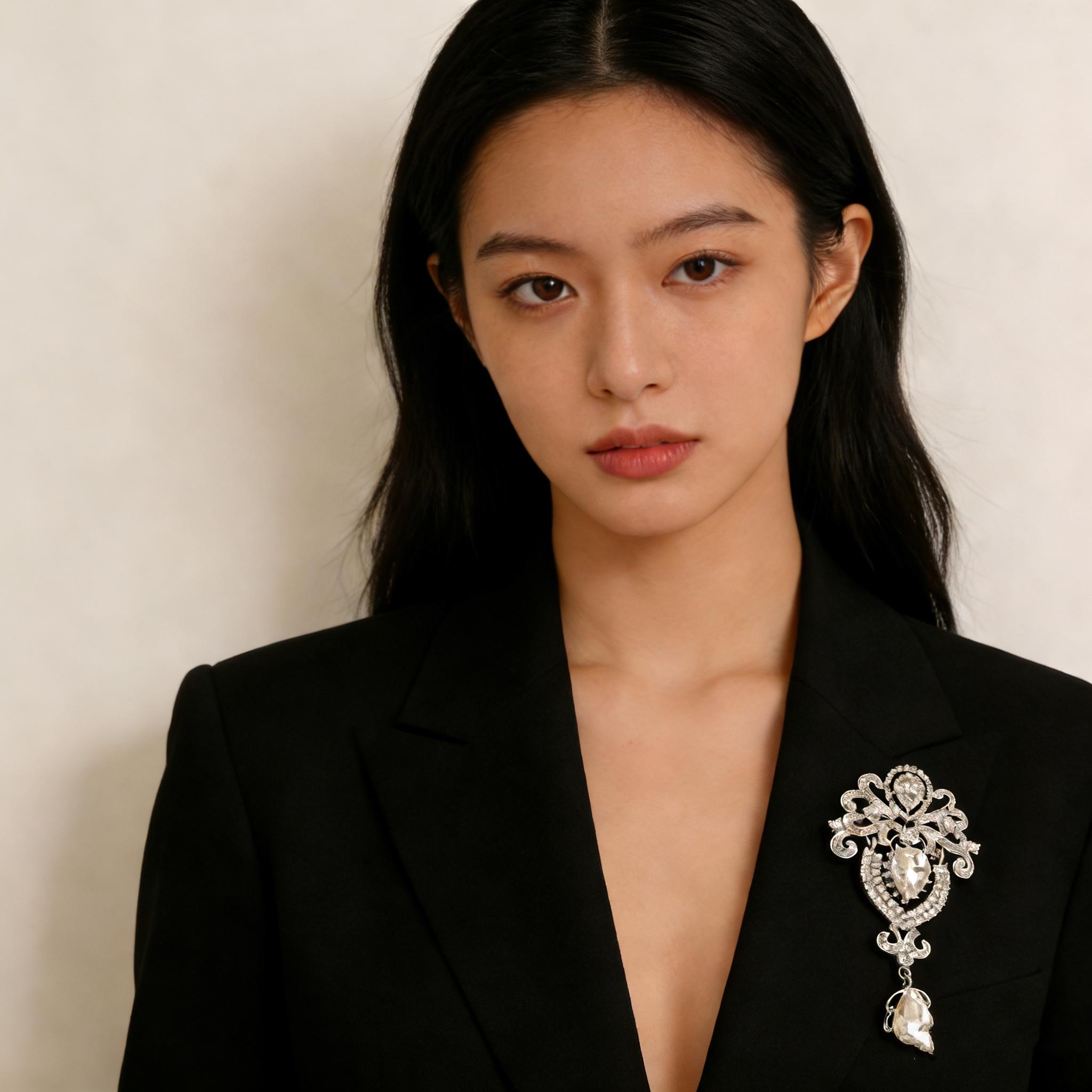 Prada brooch - Etsy 日本