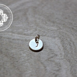 Encanto, plata esterlina añadir en personalizada monograma personalizado regalo, monograma de plata encanto, grabado inicial de la letra